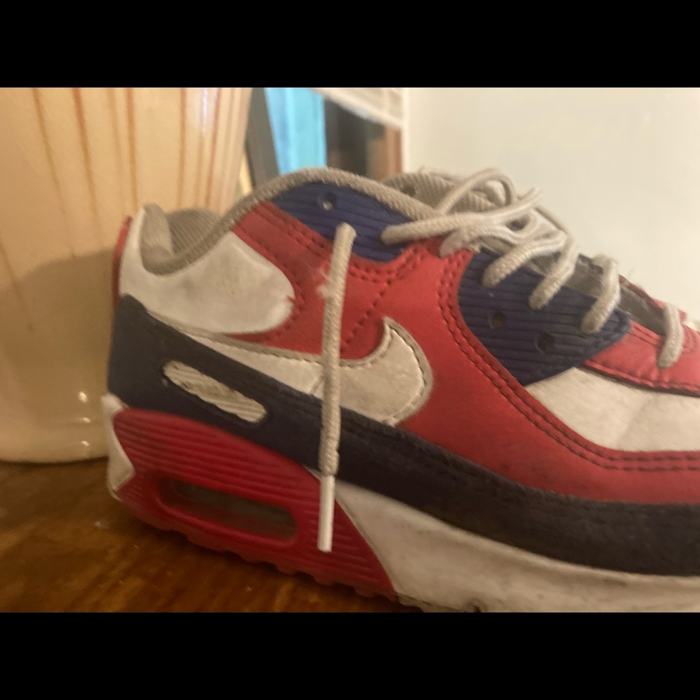 Nike - Picture 4 of 4